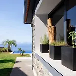 Rouxinol Villa