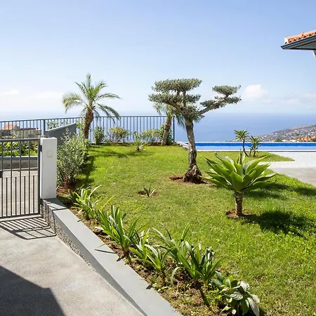 Rouxinol Villa *