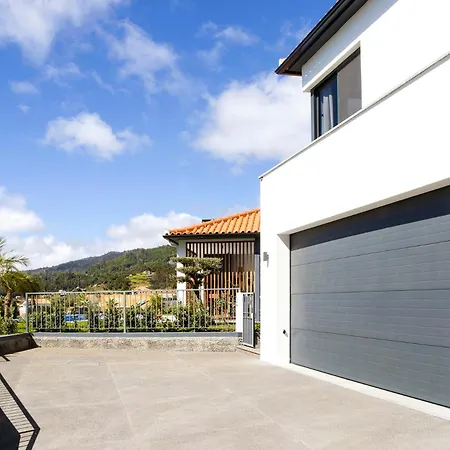 Rouxinol Villa *