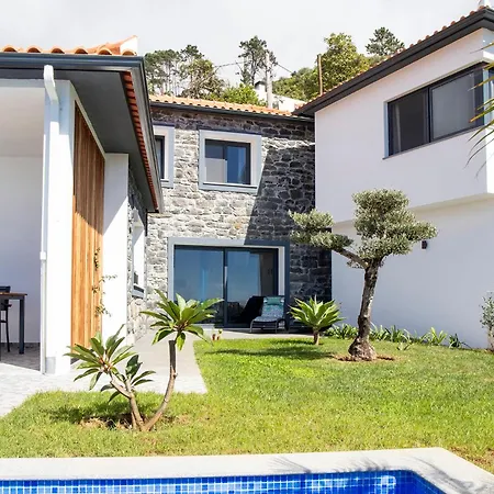 Rouxinol Villa