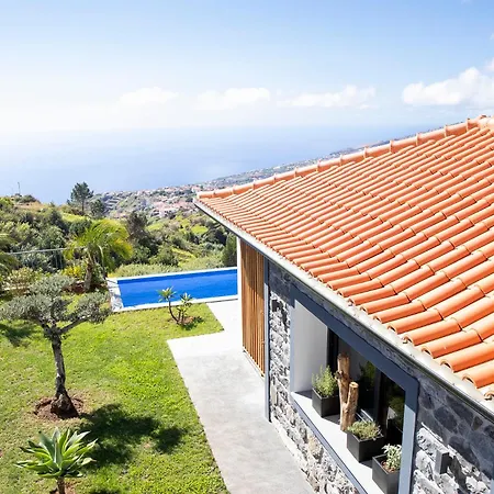 Rouxinol Villa *