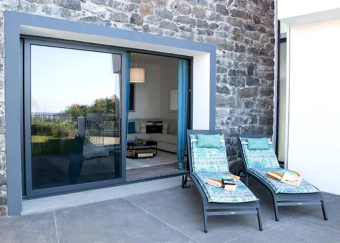 Rouxinol アルコ・ダ・カリェタ