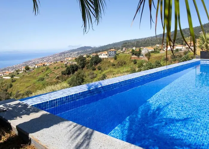 Rouxinol アルコ・ダ・カリェタ